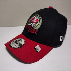 New Era 39THIRTY Tampa Bay Buccaneers Salute To Service Lrg/XL Stretch Fit Cap